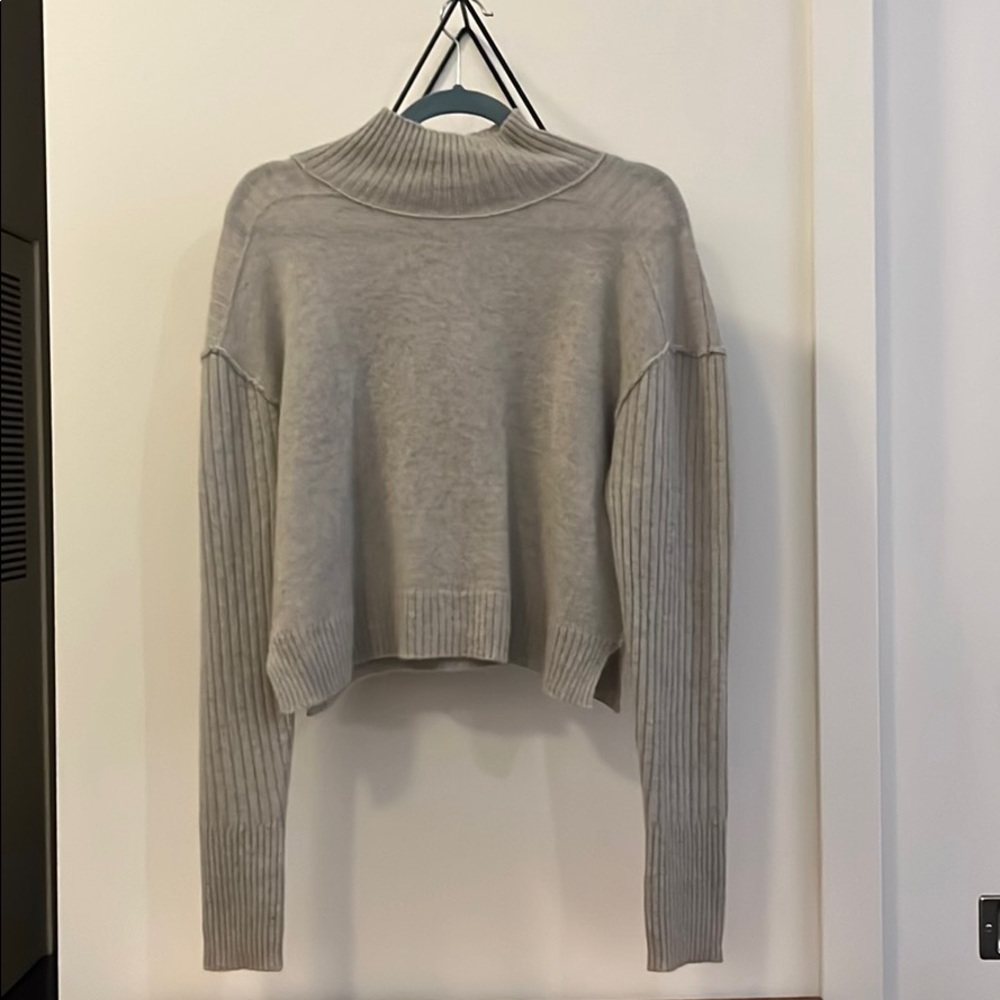 Free People 100% cashmere sweater- medium